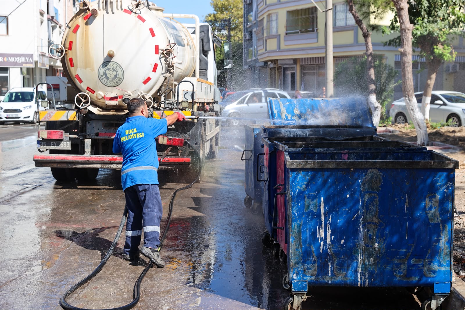 Buca’da Dünya Temizlik Günü’ne Özel Temizlik Harekâtı