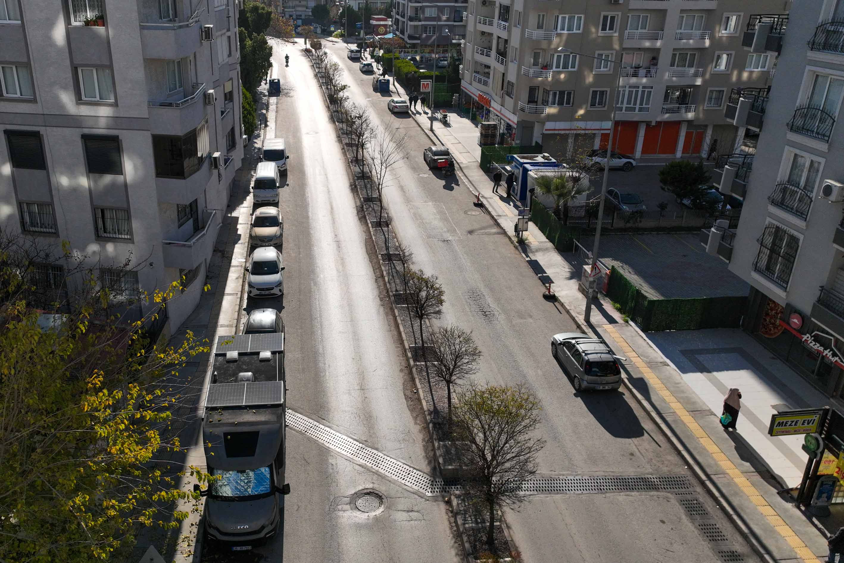 Buca’nın Refüjleri Yenileniyor