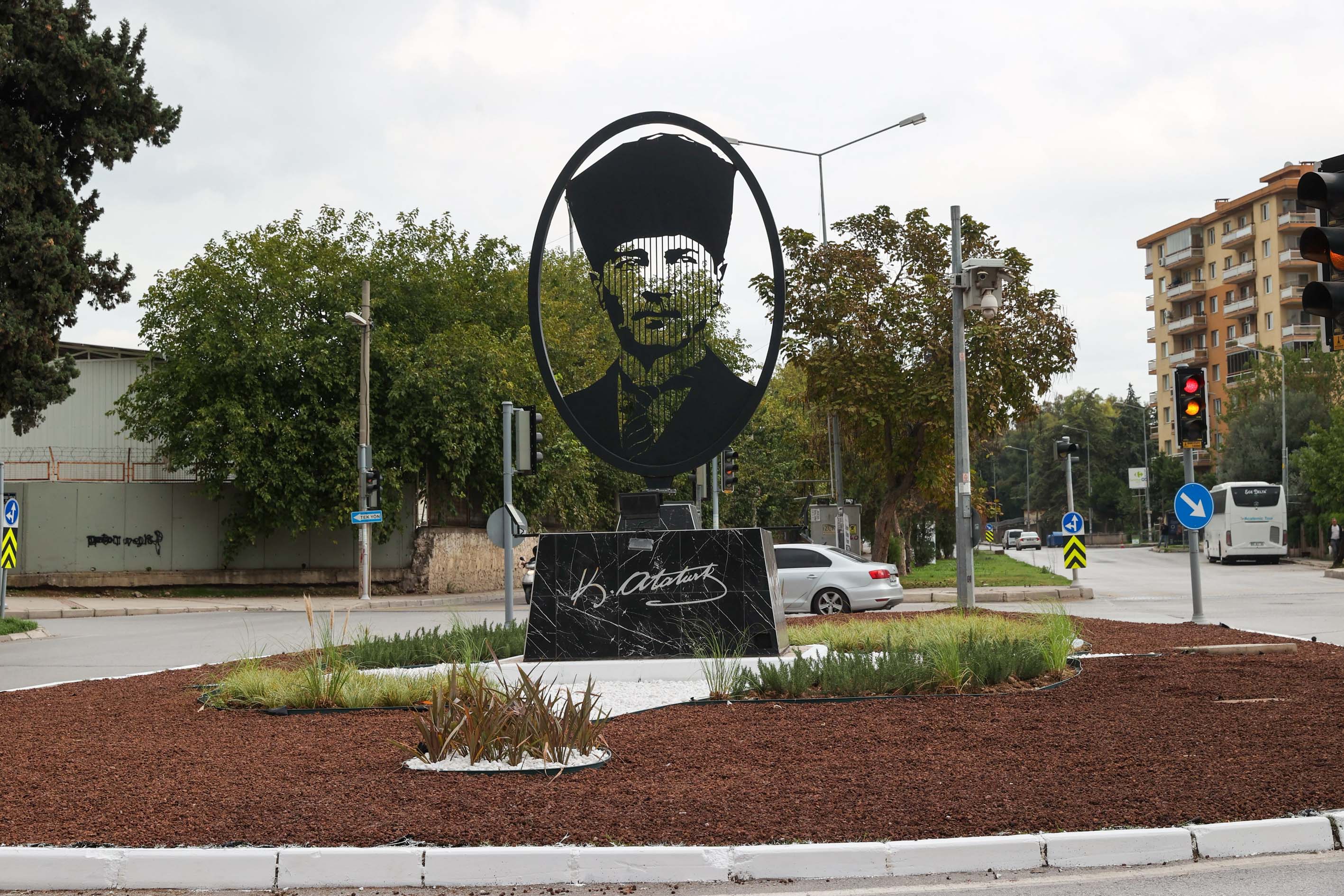 Buca’da Park Ve Refüjlerde Hummalı Çalışma