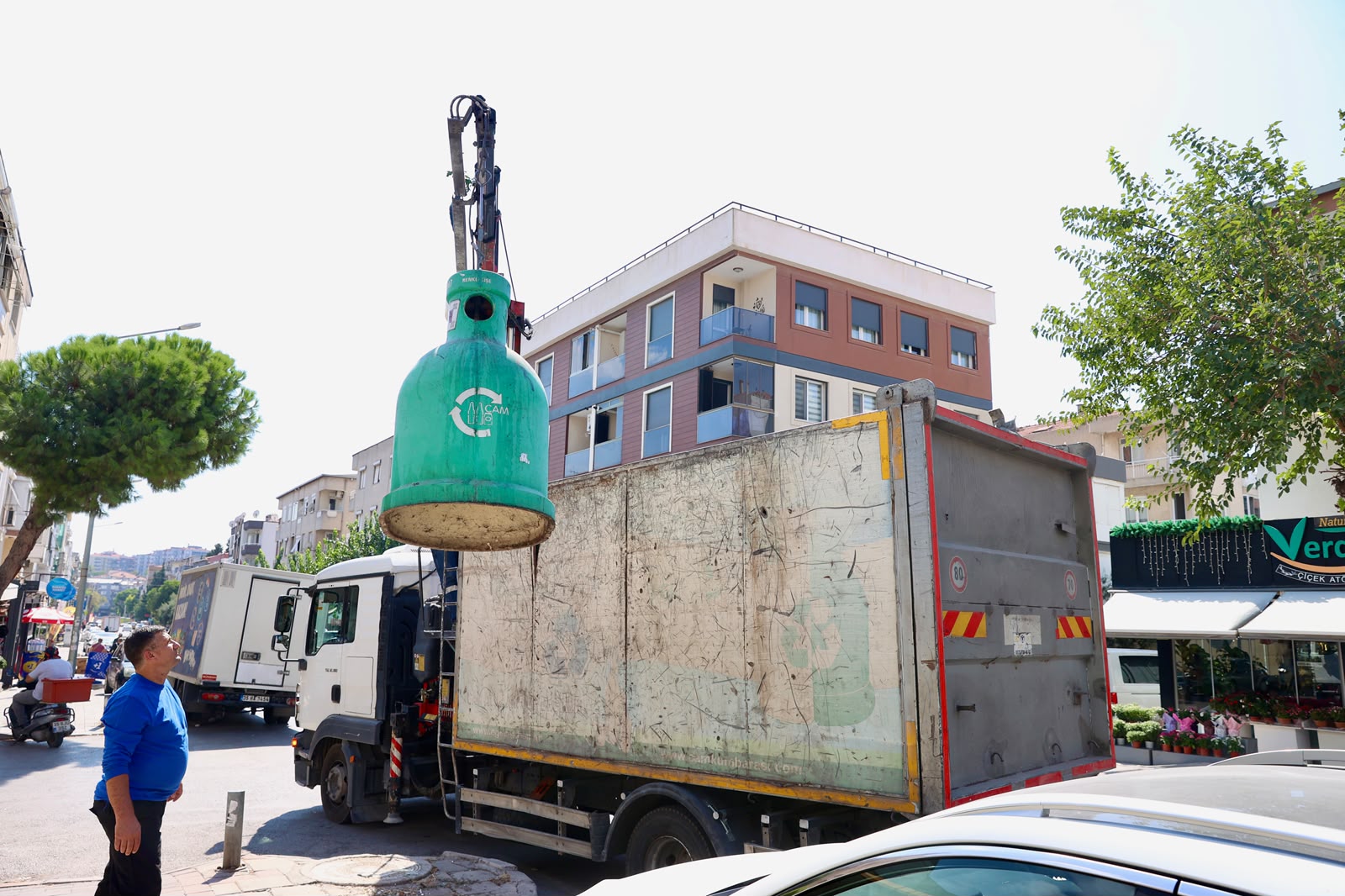 Buca’da 158 Ton Cam Atık Geri Dönüşüme Kazandırıldı