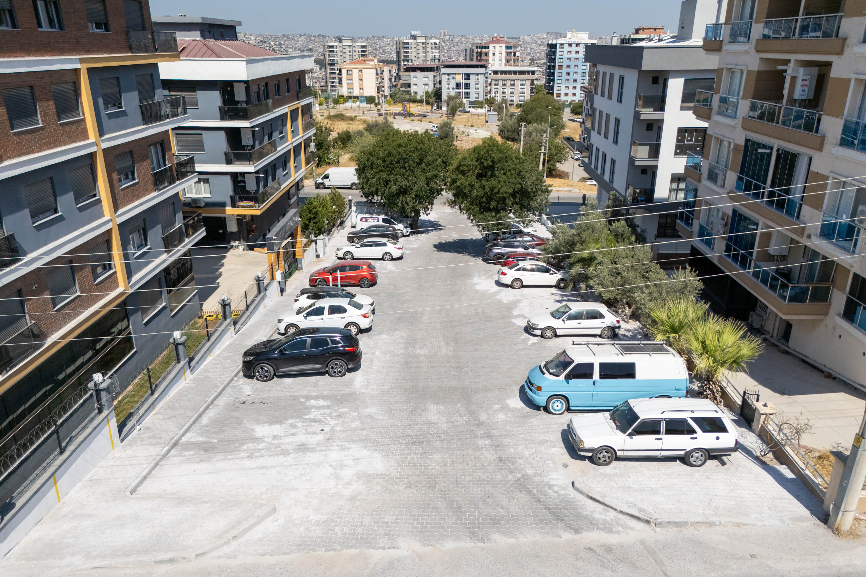 Buca’da Cep Otoparkları İle Mahalleler Nefes Alıyor