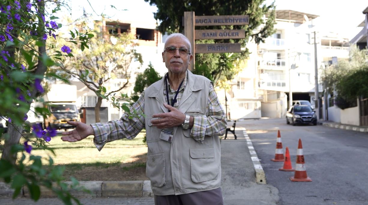 80 yaşındaki park gönüllüsü Bucalılara örnek oldu