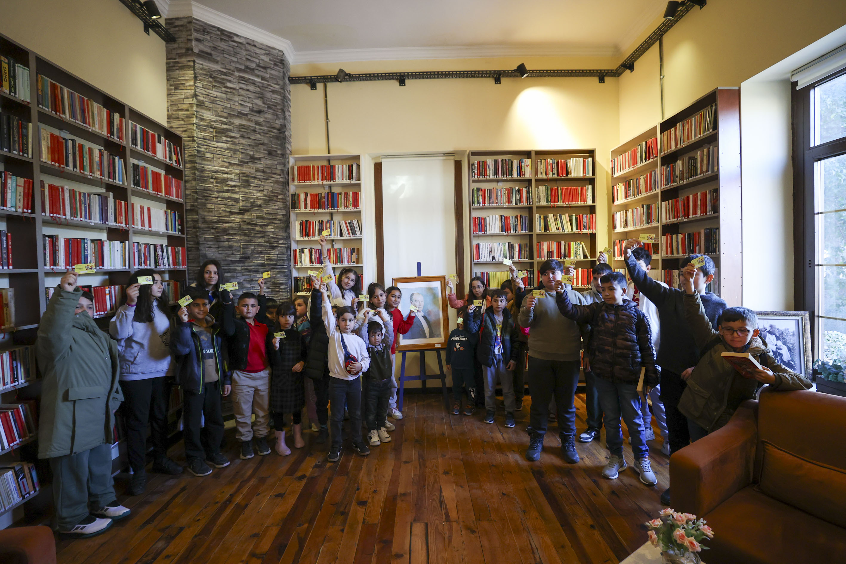 Cumhuriyet Kütüphanesi Bucalı Çocukları Ağırladı