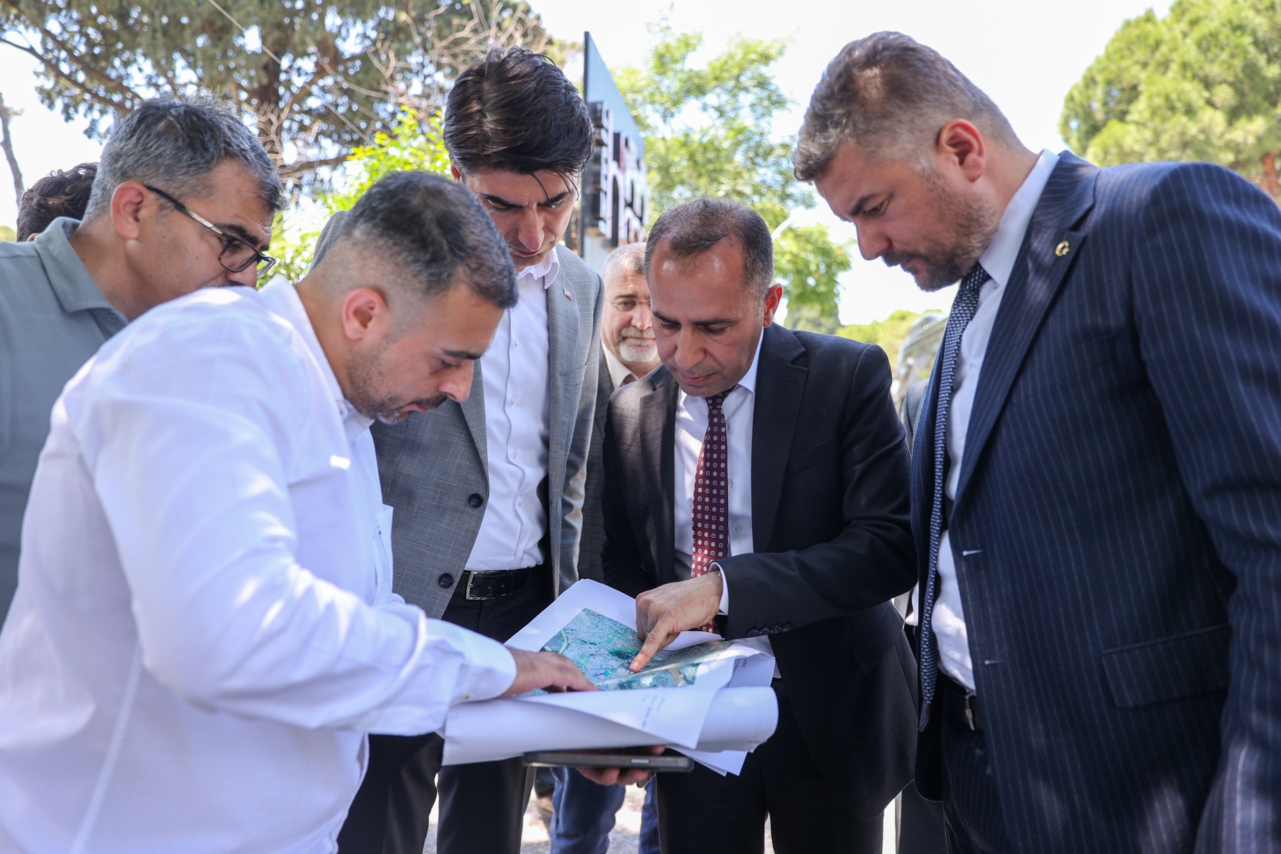 Başkan Görkem Duman İZSU yetkilileri ile sahada